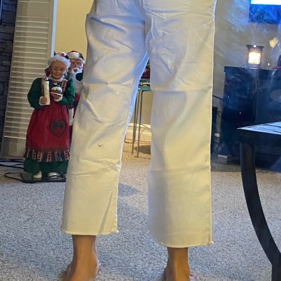 New without tags capris - Picture 7 of 8